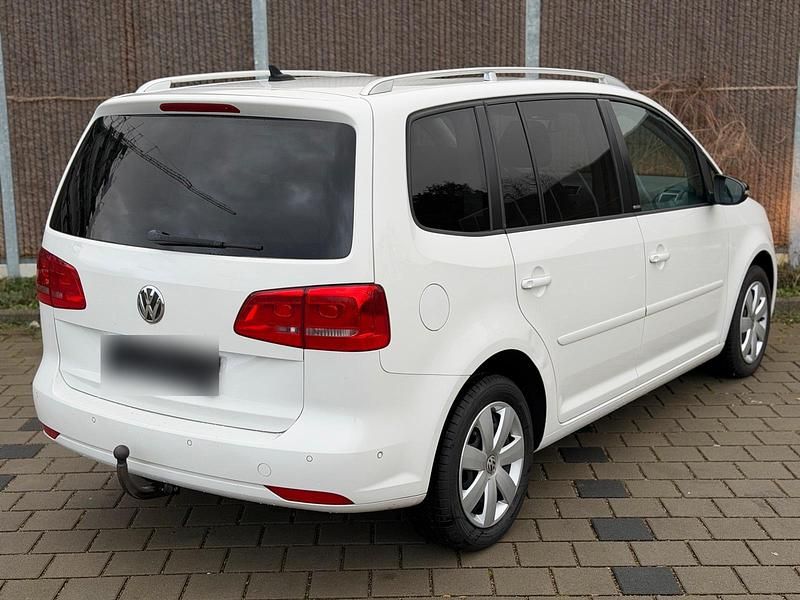 Gebraucht VW Touran 105 PS (77 kW) 2012 Weiß Van / Kleinbus