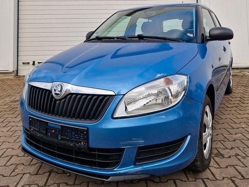 Blau Gebraucht 2014 Skoda Fabia Cool Edition Limousine | 5.799 € (Guter Preis) - Bild 1/4