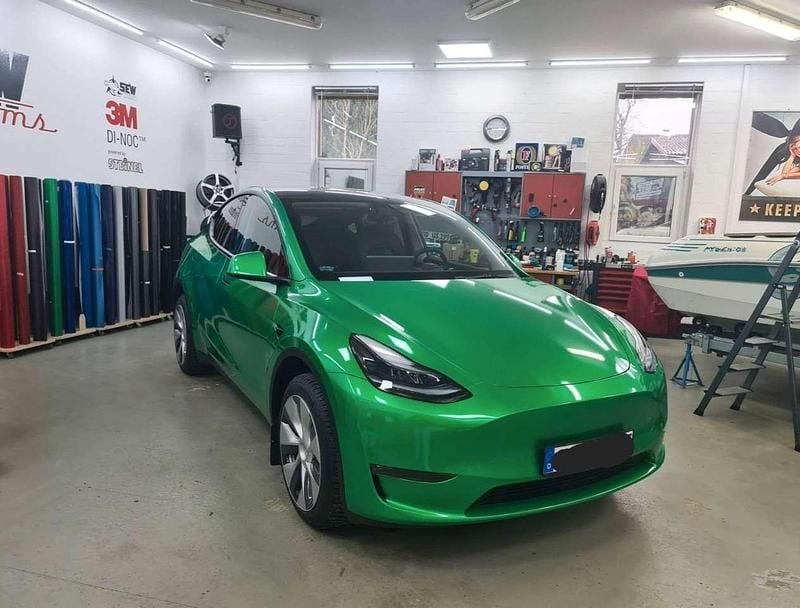 Blau Gebraucht 2022 Tesla Model Y Long Range AWD SUV | 32.200 € (Guter Preis) - Bild 1/4