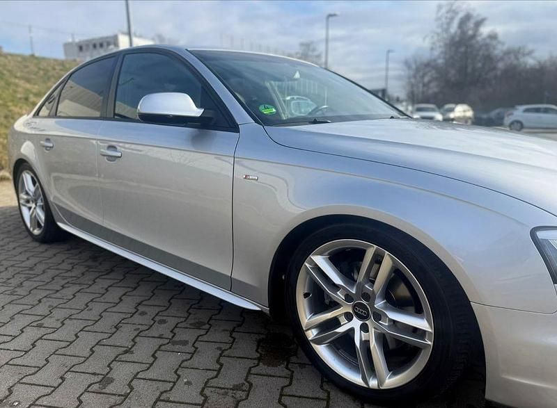 Gebraucht Audi A4 S-Line 136 PS (100 kW) 2014 Silber Limousine