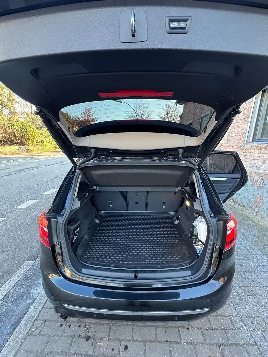 Gebraucht BMW 225 Active Tourer iPerformance 224 PS (164 kW) 2019 Schwarz Van / Kleinbus