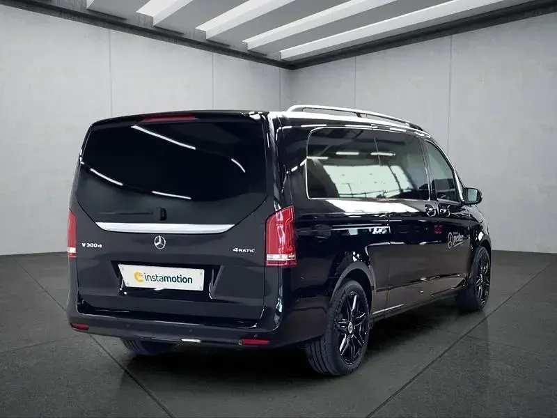 Gebraucht Mercedes V300 237 PS (174 kW) 2024 Schwarz Van / Kleinbus