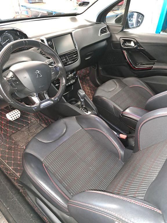 Grau Gebraucht 2016 Peugeot 208 Allure Kleinwagen | 8.500 € (Guter Preis) - Bild 1/4