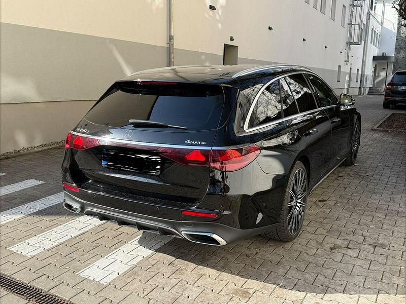 Gebraucht Mercedes E450 367 PS (269 kW) 2024 Schwarz Limousine