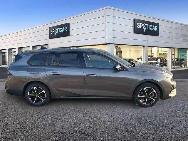 Gebraucht Opel Astra 131 PS (96 kW) 2024 Vulkan grau Kombi