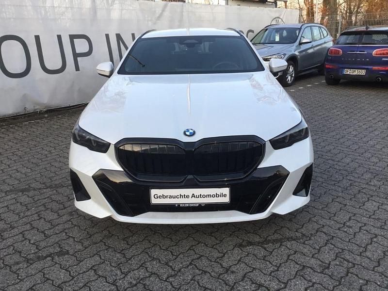 Gebraucht BMW 520 Performance 208 PS (152 kW) 2025 Mineralweiss metallic Kombi