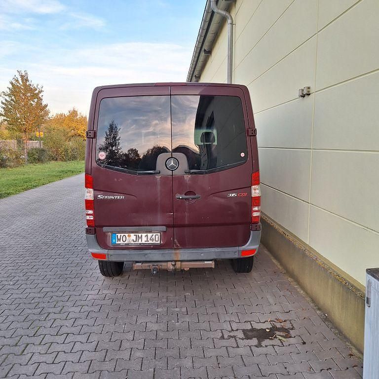 Gebraucht Mercedes Sprinter 150 PS (110 kW) 2009 Rot Van