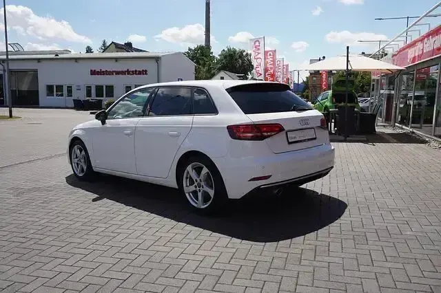 Gebraucht Audi A3 Sport 116 PS (85 kW) 2020 Weiß Limousine