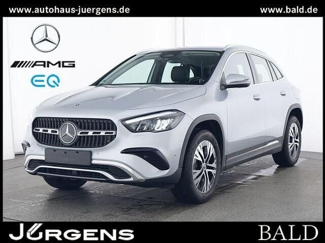 Gebraucht Mercedes GLA200 Progressive 163 PS (119 kW) 2024 Plata hightech SUV