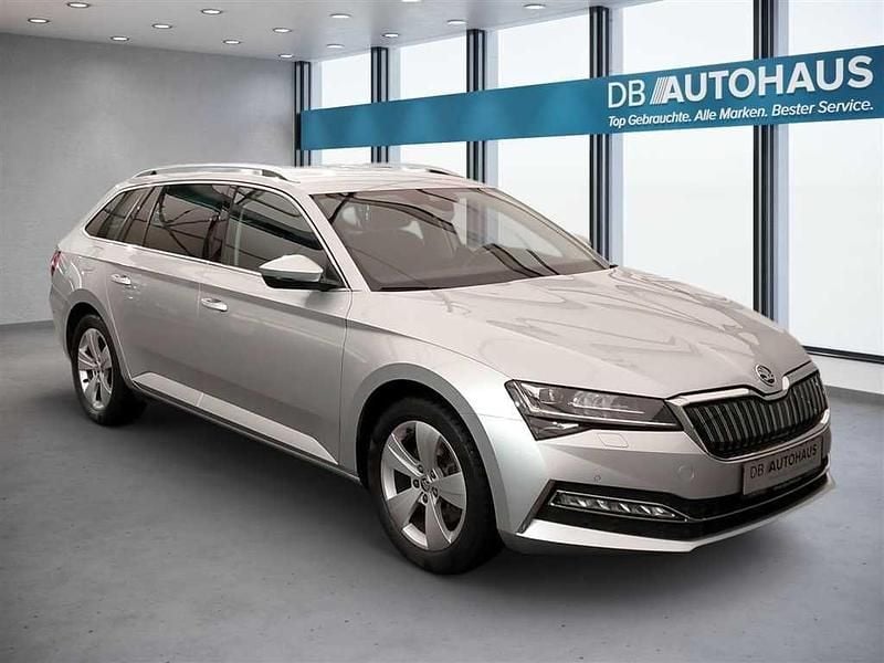 Gebraucht Skoda Superb Ambition 218 PS (160 kW) 2022 Silber Kombi