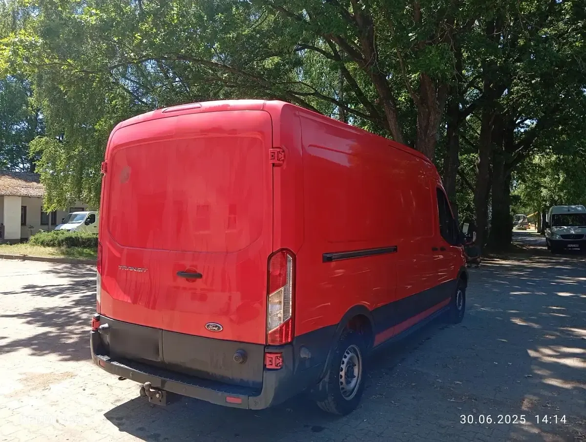 Second-hand Ford Transit 155 CP (114 kW) 2014 Roșu Monovolum
