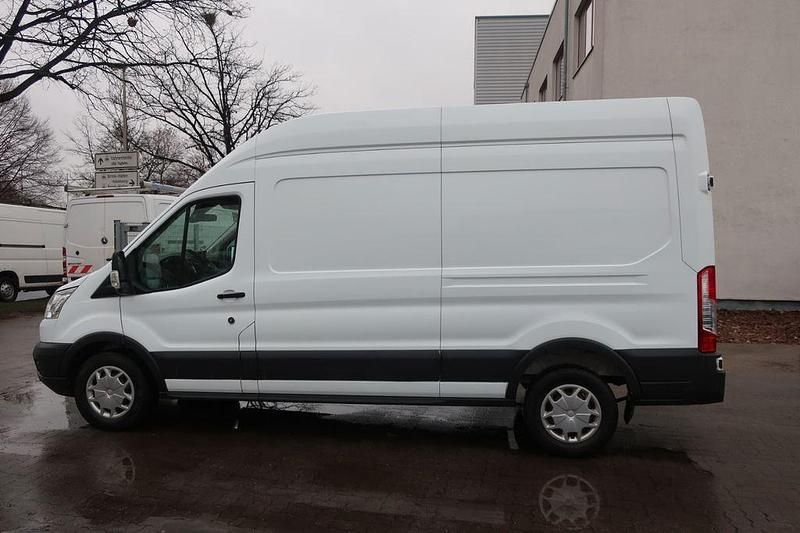 Gebraucht Ford Transit Trend 131 PS (96 kW) 2019 Weiß Limousine