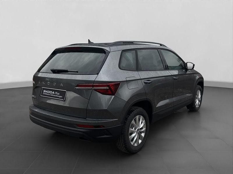 Neu Skoda Karoq Selection 150 PS (110 kW) 2025 Grau SUV