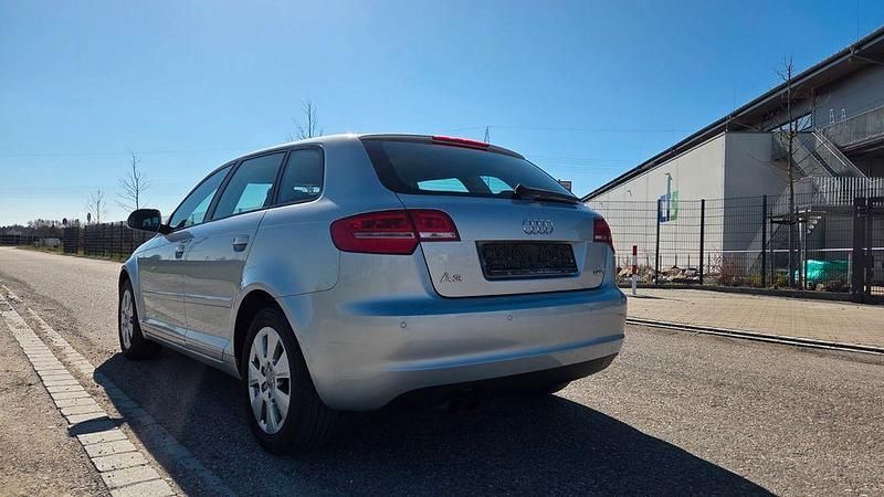 Gebraucht Audi A3 Attraction 125 PS (91 kW) 2010 Silber Kleinwagen