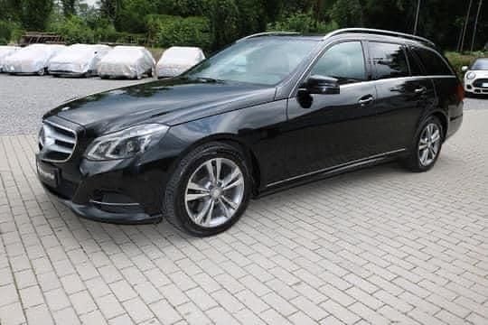 Schwarz Gebraucht 2015 Mercedes E250 Kombi | 10.900 € (Superpreis) - Bild 1/4