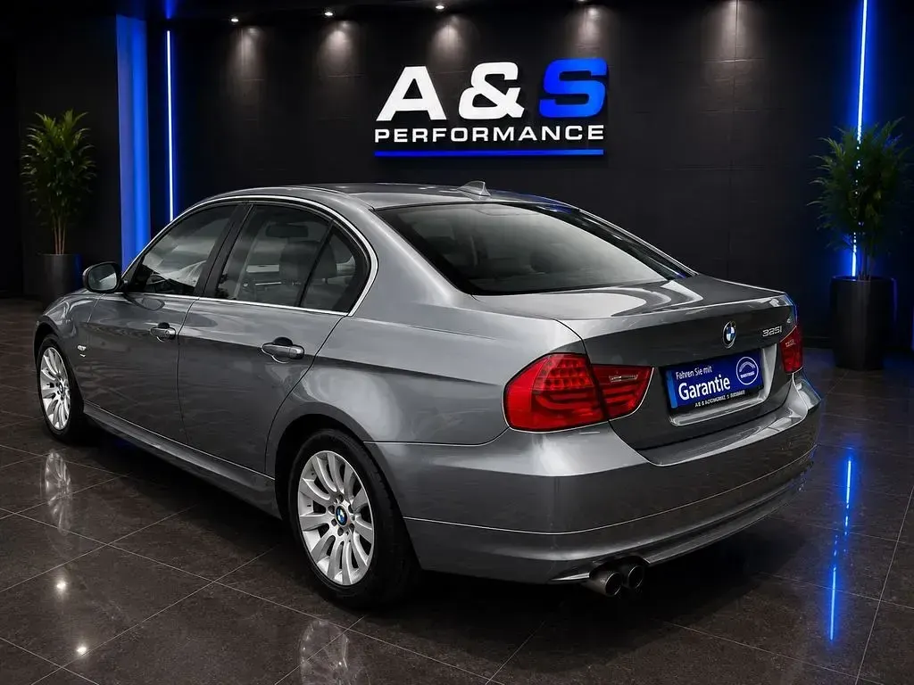 Gebraucht BMW 325 218 PS (160 kW) 2008 Grau Limousine