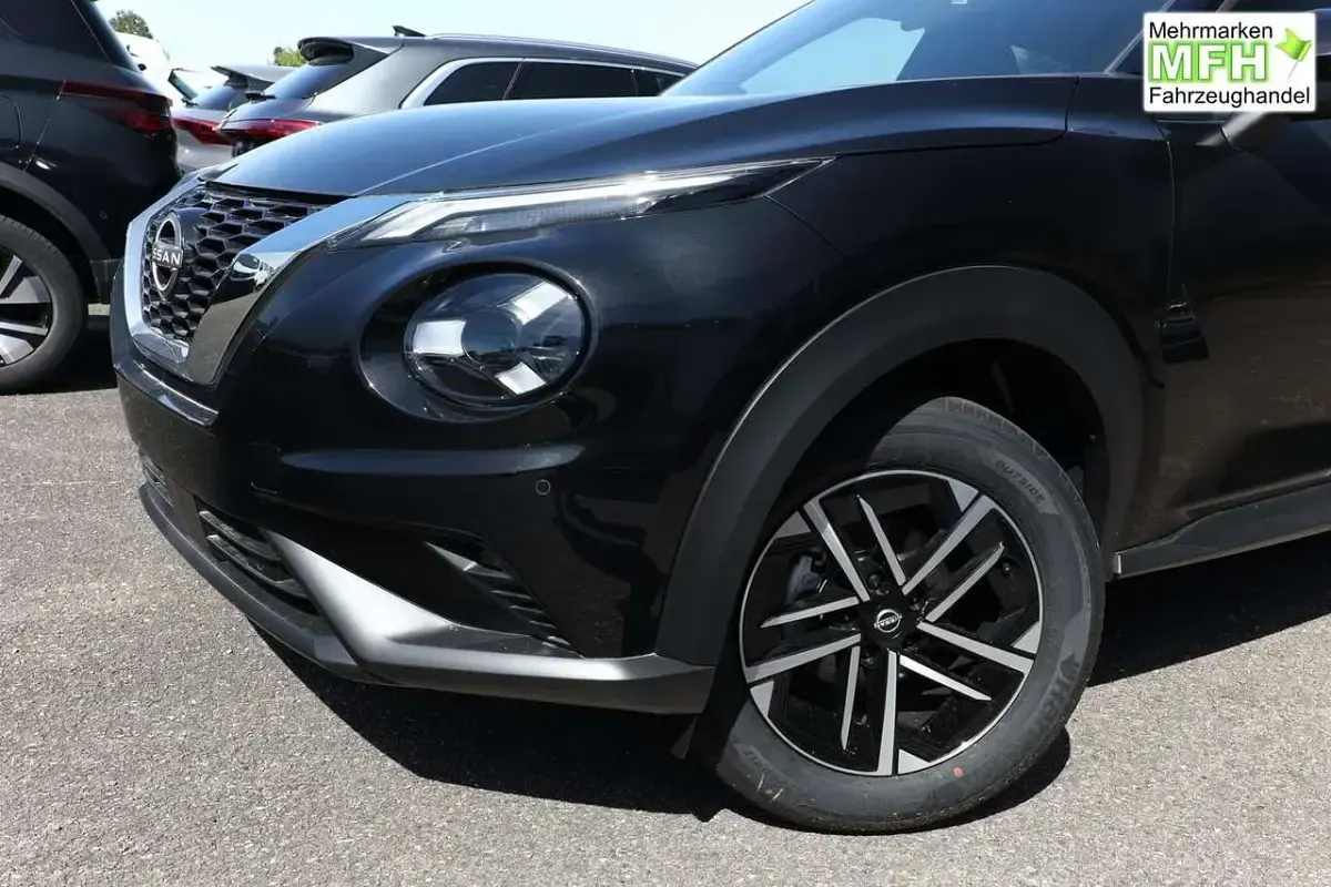Neu Nissan Juke N-Connecta 114 PS (83 kW) 2025 Pearl black metallic SUV