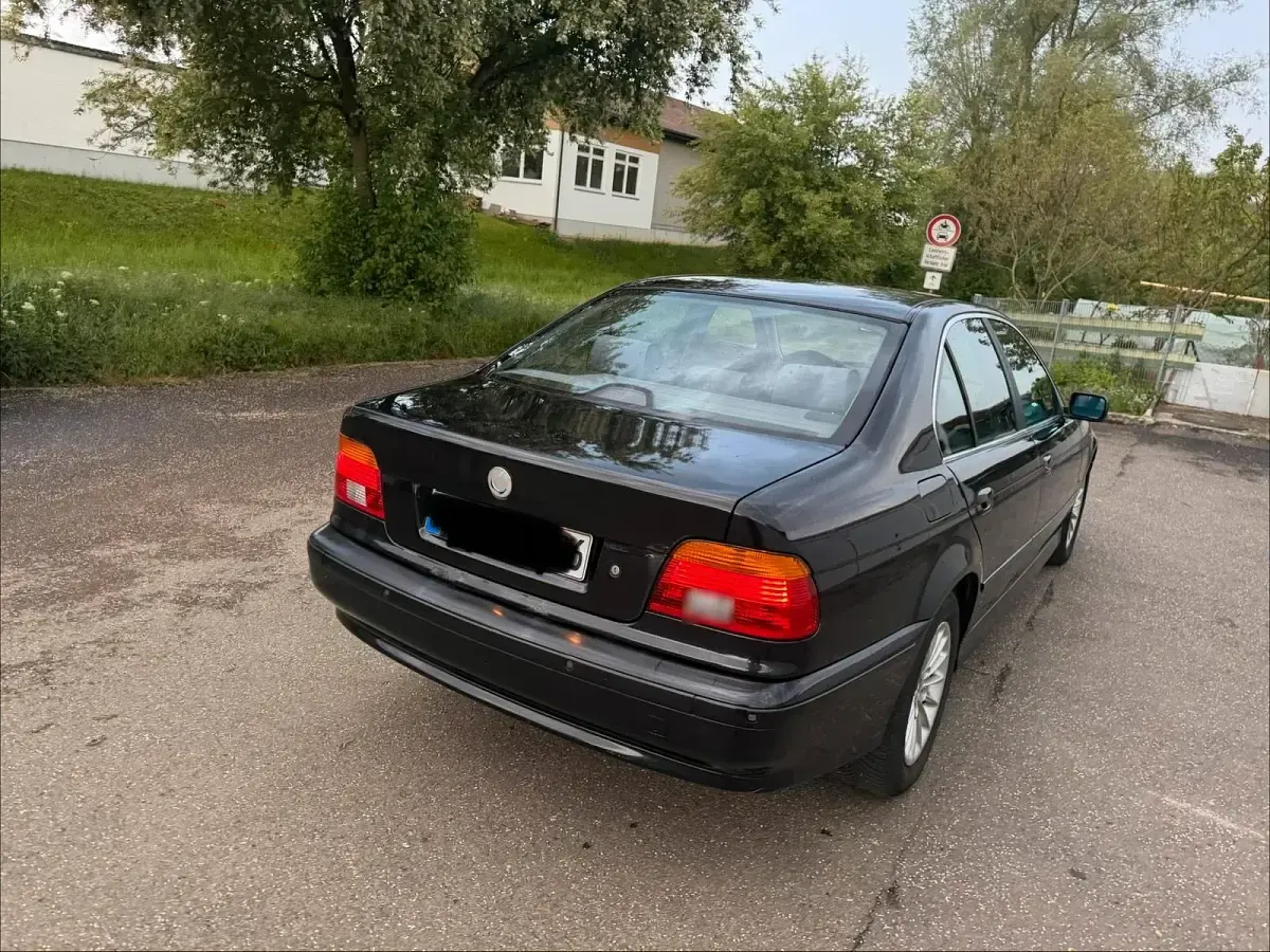Gebraucht BMW 530 Basis 231 PS (169 kW) 2001 Schwarz Limousine