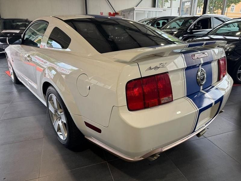Gebraucht Ford Mustang 305 PS (224 kW) 2007 Weiß Coupé