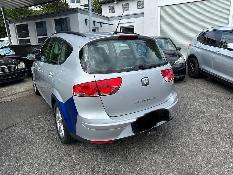 Silber Gebraucht 2012 Seat Altea Ecomotive Van / Kleinbus | 4.450 € (Etwas zu teuer) - Bild 1/4