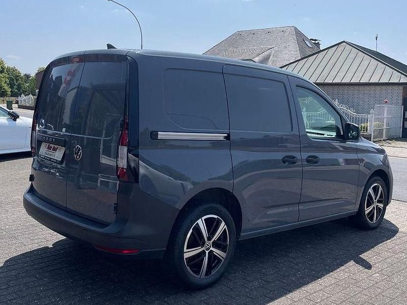 Gebraucht VW Caddy 102 PS (75 kW) 2023 Grau Van / Kleinbus