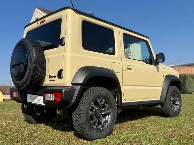 Gebraucht Suzuki Jimny GLX 102 PS (75 kW) 2020 Beige SUV