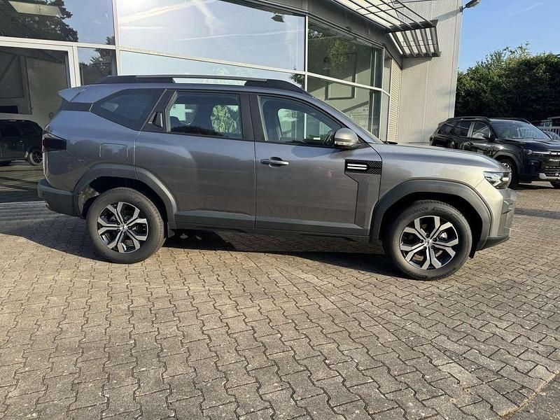 Neu Dacia Bigster Expression 140 PS (102 kW) 2025 Dolomit grau SUV