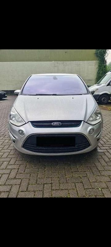 Silber Gebraucht 2013 Ford S-MAX Titanium S Van / Kleinbus | 4.300 € (Superpreis) - Bild 1/4