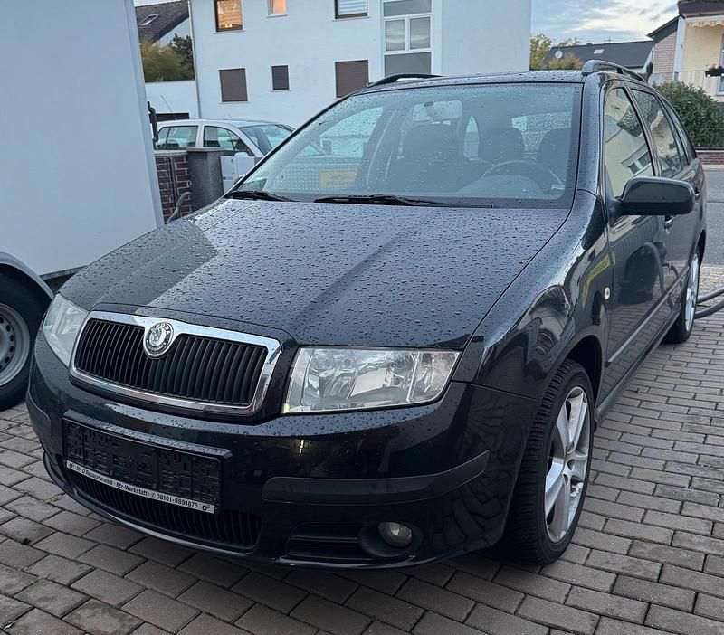 Schwarz Gebraucht 2006 Skoda Fabia Kleinwagen | 2.395 € (Etwas zu teuer) - Bild 1/4