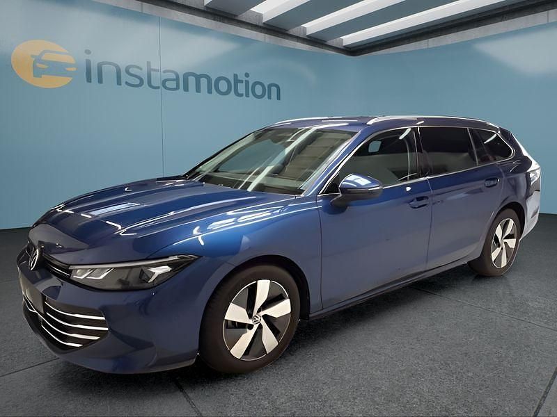 Blau Gebraucht 2024 VW Passat Kombi | 38.049 € (Fairer Preis) - Bild 1/4