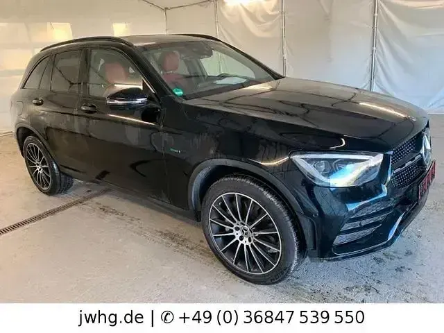 Gebraucht Mercedes GLC300e AMG line 306 PS (225 kW) 2021 Schwarz SUV