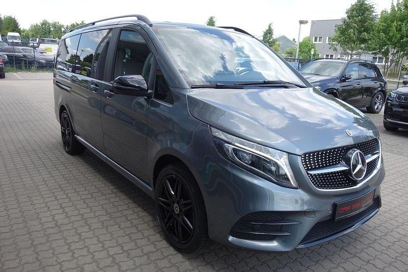 Selenitgrau Gebraucht 2021 Mercedes V300 AMG line Van / Kleinbus | 54.800 € (Guter Preis) - Bild 1/4