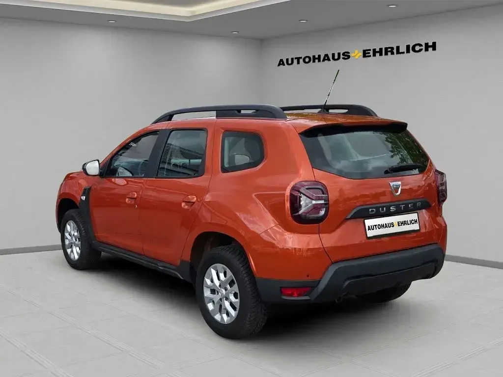 Używany Dacia Duster Comfort 101 KM (74 kW) 2022 Pomarańczowy SUV