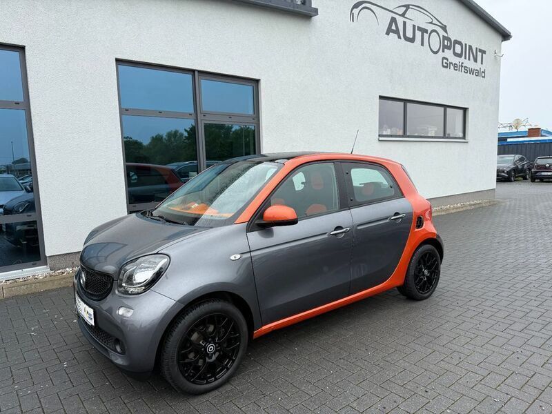 Grau Gebraucht 2015 Smart ForFour Edition #1 Limousine | 9.990 € (Teuer) - Bild 1/4