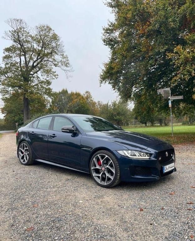 Gebraucht Jaguar XE S 430 PS (316 kW) 2016 Blau Limousine