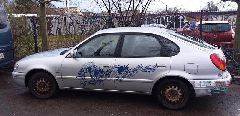 Gebraucht Toyota Corolla 97 PS (71 kW) 2001 Silber Kleinwagen