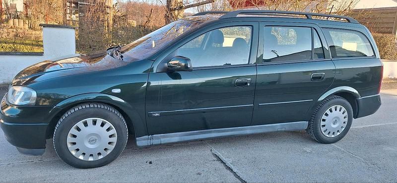 Grün Gebraucht 2003 Opel Astra Kombi | 1.900 € (Fairer Preis) - Bild 1/4