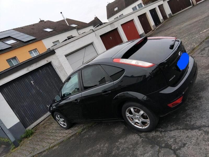 Schwarz Gebraucht 2010 Ford Focus Kleinwagen | 3.000 € (Guter Preis) - Bild 1/4