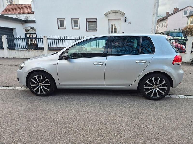 Gebraucht VW Golf VII Match 140 PS (102 kW) 2012 Silber Limousine