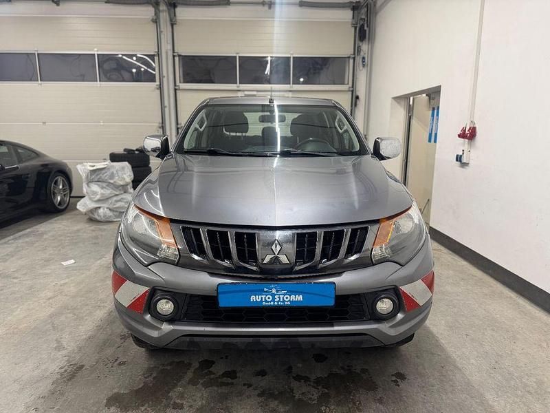 Gebraucht Mitsubishi L200 154 PS (113 kW) 2018 Platinumgrau (m) Pickup