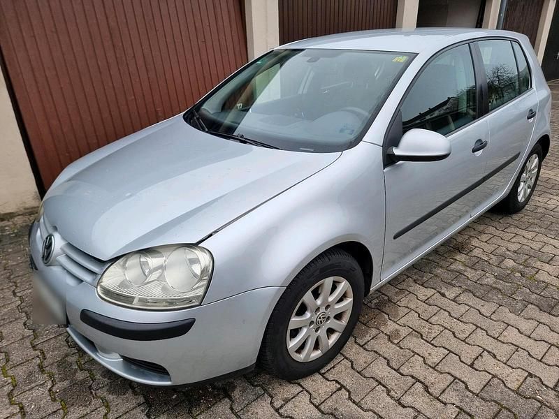 Gebraucht VW Golf IV 2004 Silber Limousine