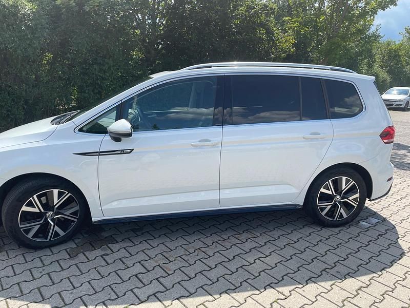 Gebraucht VW Touran R-line 150 PS (110 kW) 2020 Weiß Van / Kleinbus