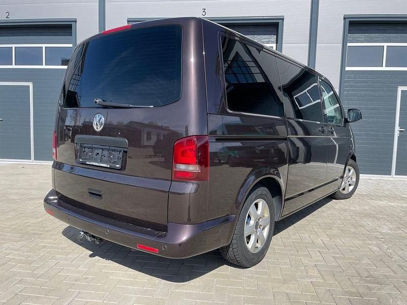 Usado VW Multivan 102 CV (75 kW) 2011 Negro Monovolumen