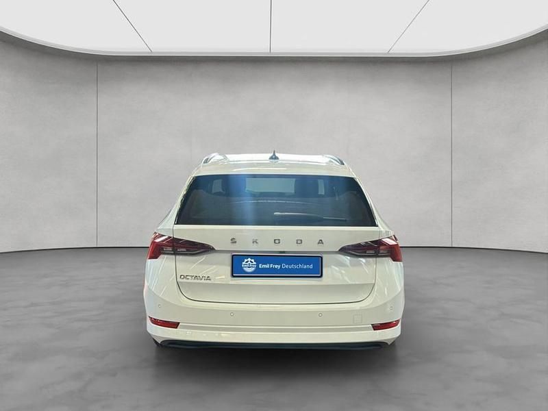 Gebraucht Skoda Octavia Clever 150 PS (110 kW) 2022 Weiß Kombi