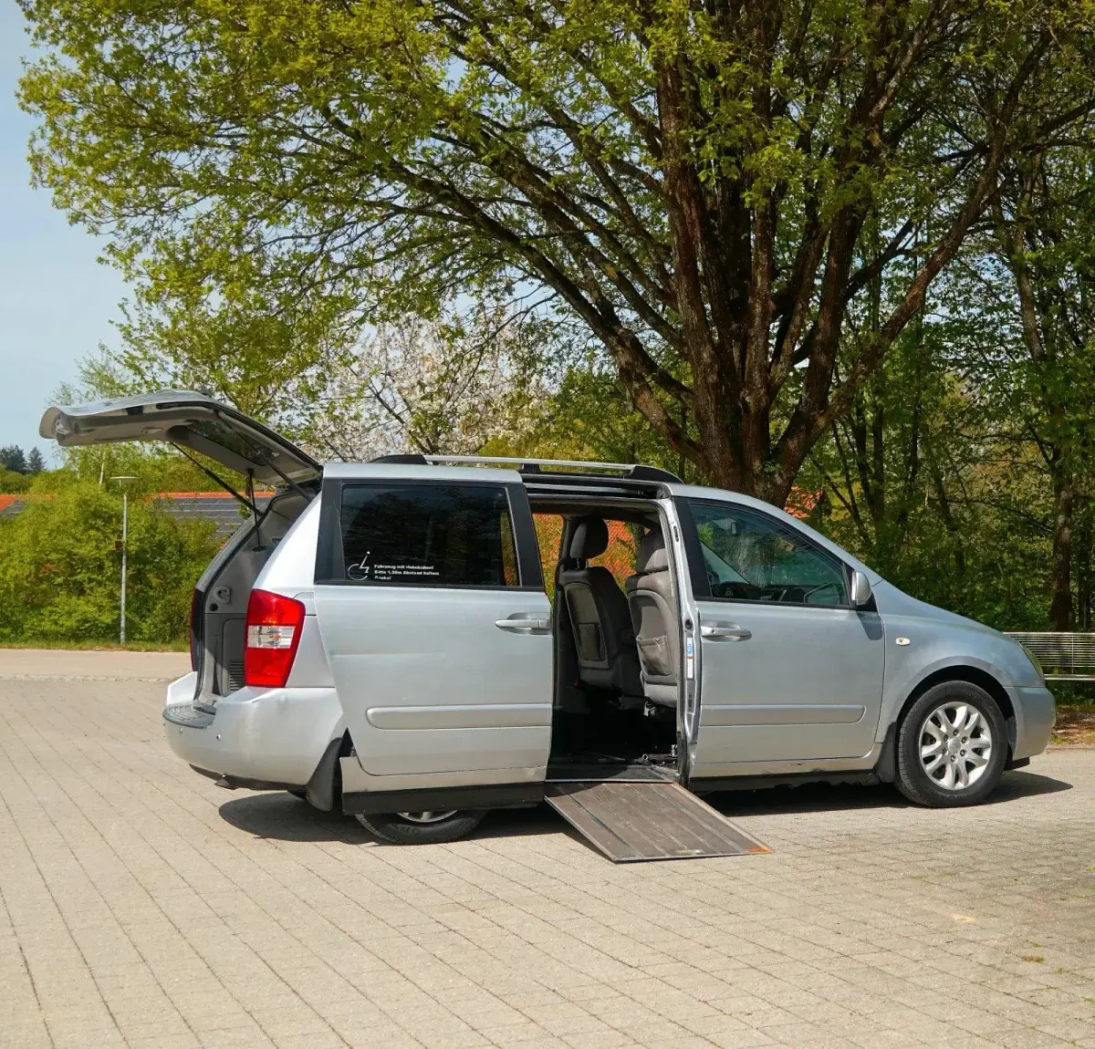 Gebraucht Kia Carnival 185 PS (136 kW) 2007 Grau Van / Kleinbus
