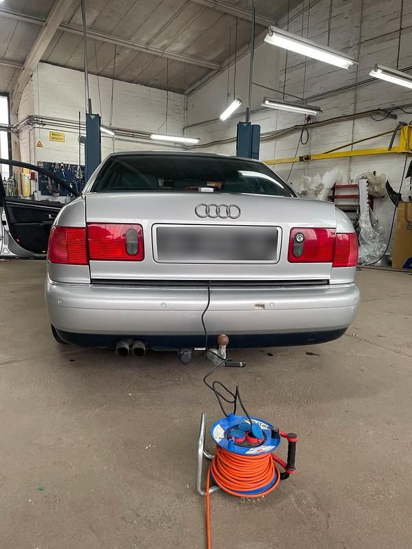 Gebraucht Audi A8 310 PS (228 kW) 2001 Silber Limousine