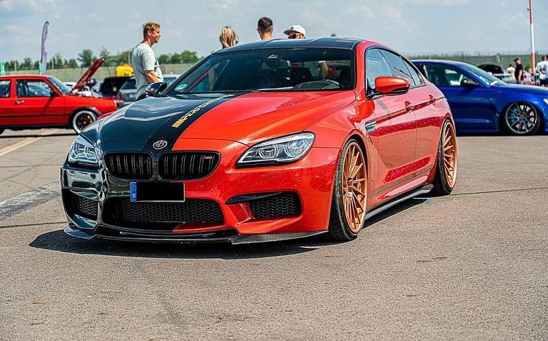 Grau Gebraucht 2016 BMW M6 Performance Coupé | 56.999 € - Bild 1/4