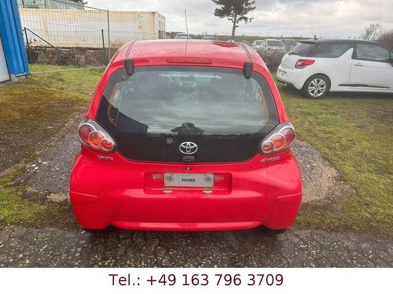 Gebraucht Toyota Aygo Basis 68 PS (50 kW) 2011 Rot Kleinwagen