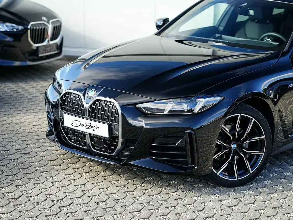 Gebraucht BMW 420 M Sport 190 PS (139 kW) 2025 Saphirschwarzmetallic Coupé
