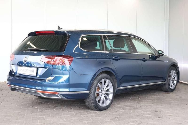 Gebraucht VW Passat GTE 218 PS (160 kW) 2020 Aquamarinblau metallic Kombi